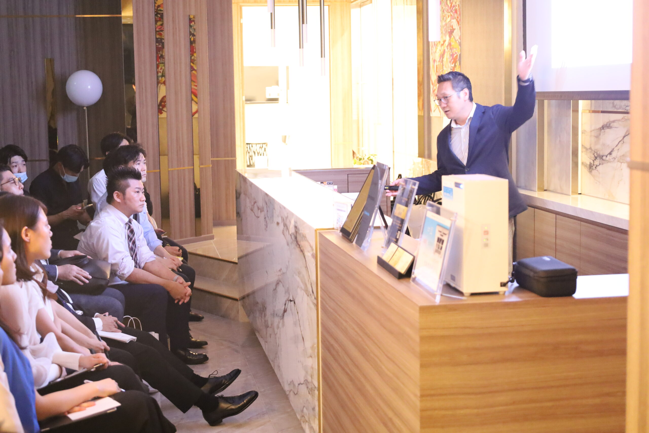 権威ある講師による特別講義